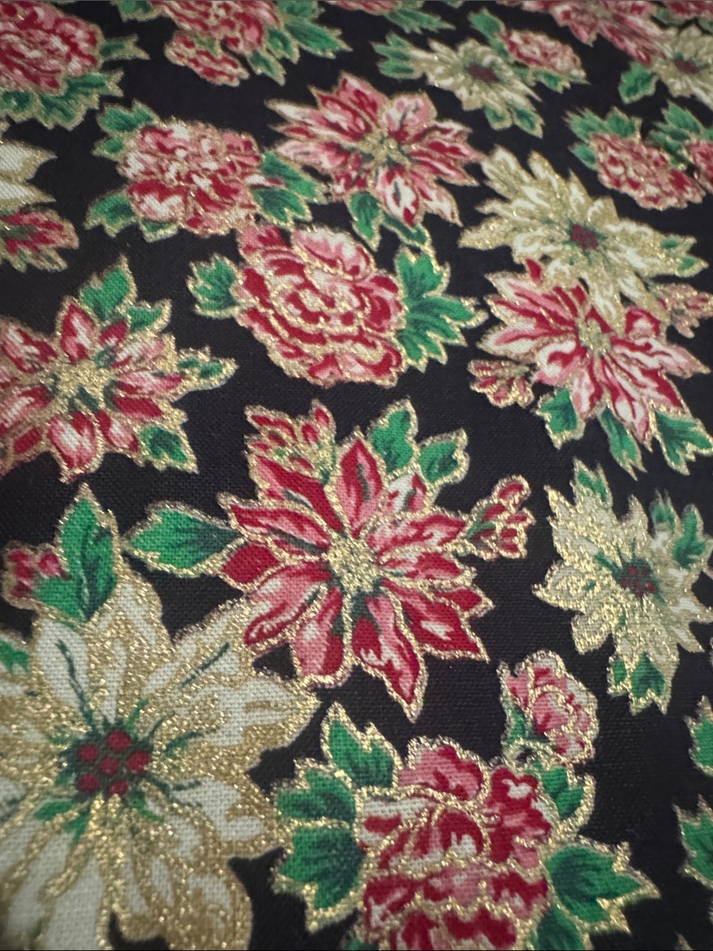 6yds Festive Poinsettia Floral Home Accent Fabric - Black, Red, Green, Gold